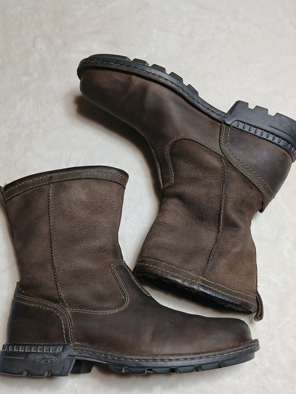 UGG Men's Dark Brown Leather Pull-On Lug Boots Size 9.5